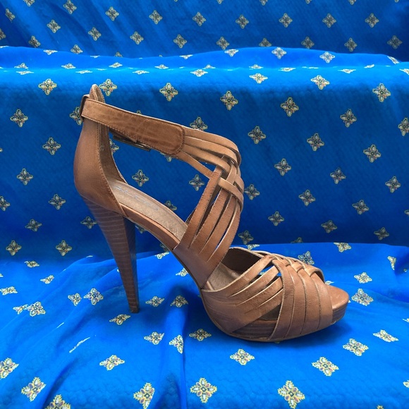 Aldo size 39b strappy healed sandals with wooden heal - Picture 4 of 5
